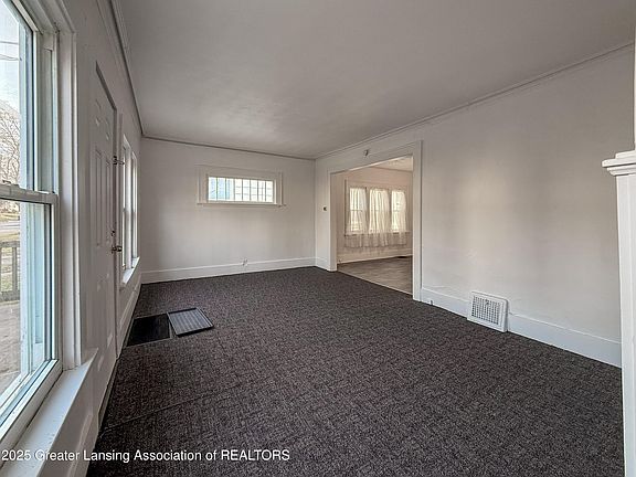 3rd image of 1013 N Pennsylvania Ave