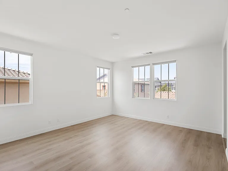 217 Wicker — Photo 10