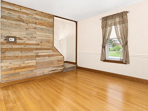 4th image of 1700 Todd Ave