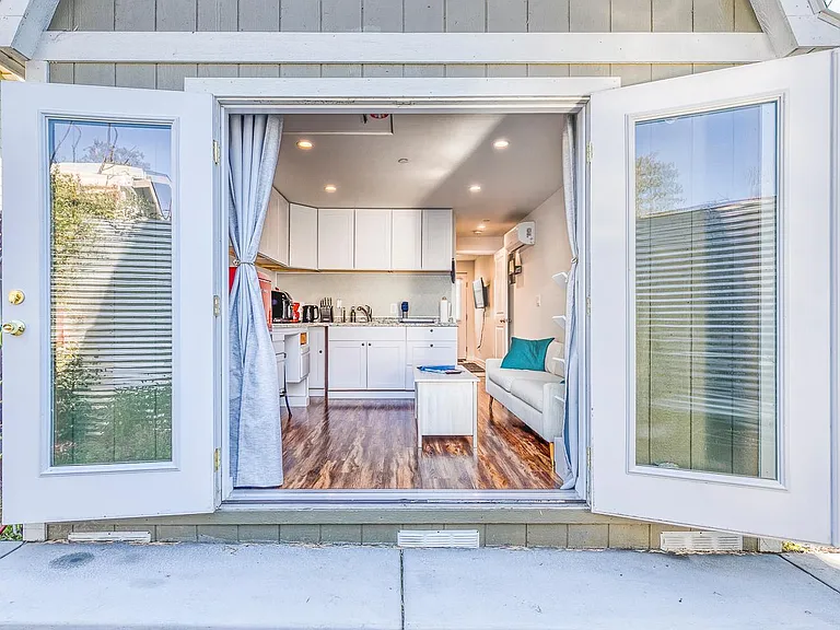 515 Mountain View Ave #D — Photo 12