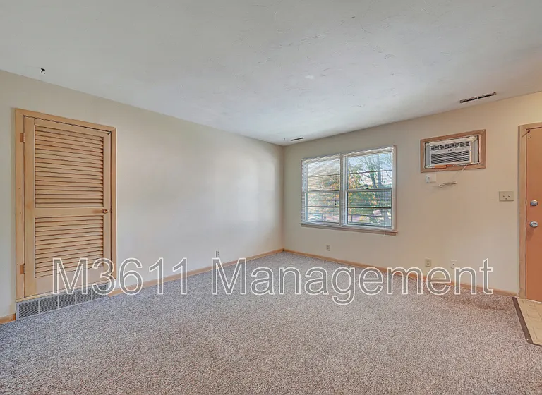 5050 Cleveland Ave #3 — Photo 4