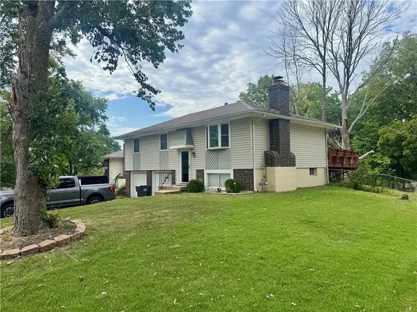 1817 SE Abbey St, Blue Springs, MO 64014