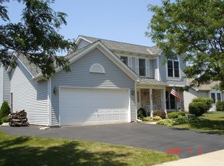 440 S Cambridge Ave, Elburn, IL 60119