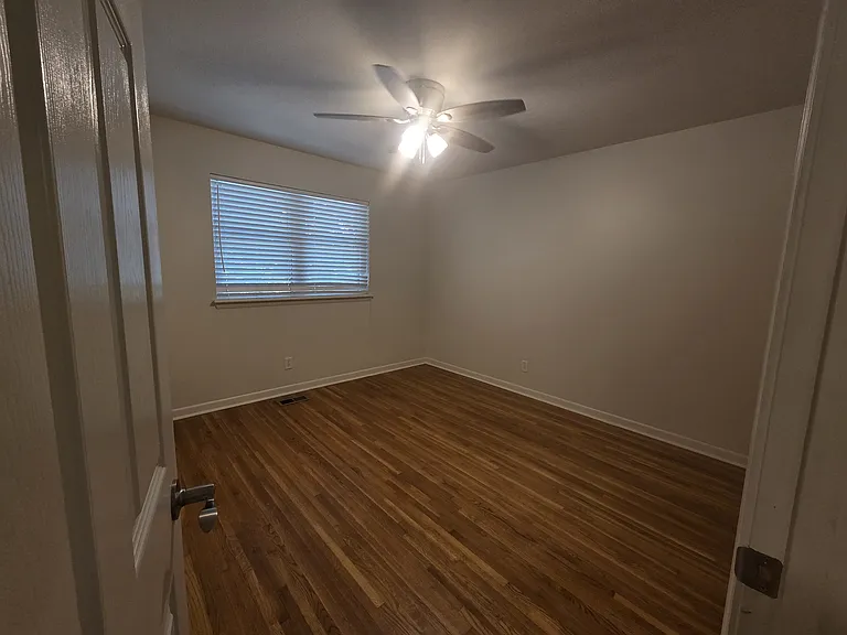 1106 N Hughes St — Photo 19