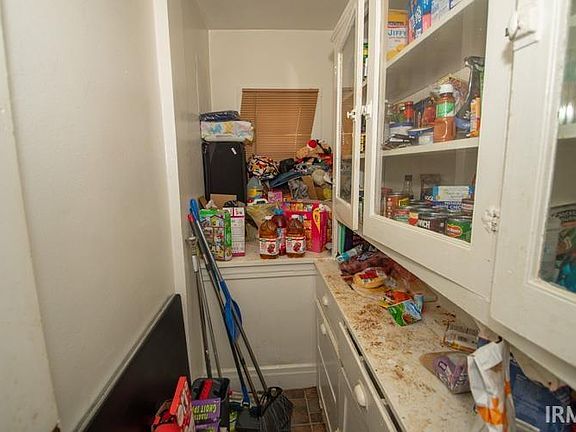4th image of 1129 W Jefferson Blvd