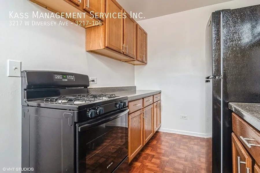3213-23 W Diversey Ave — Photo 2