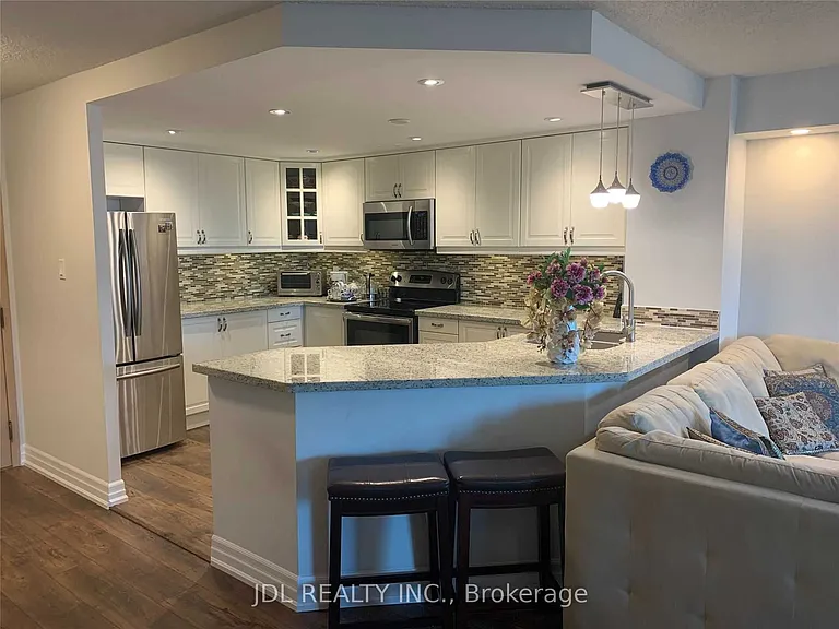 7805 Bayview Ave #811 — Photo 3