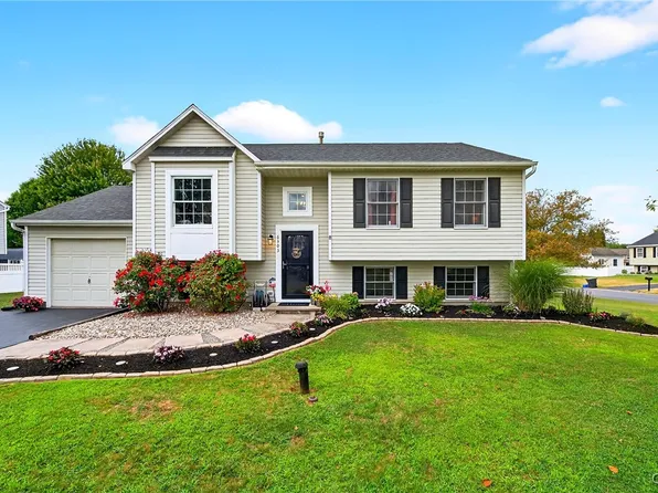 6303 Tanker Trl, Cicero, NY 13039