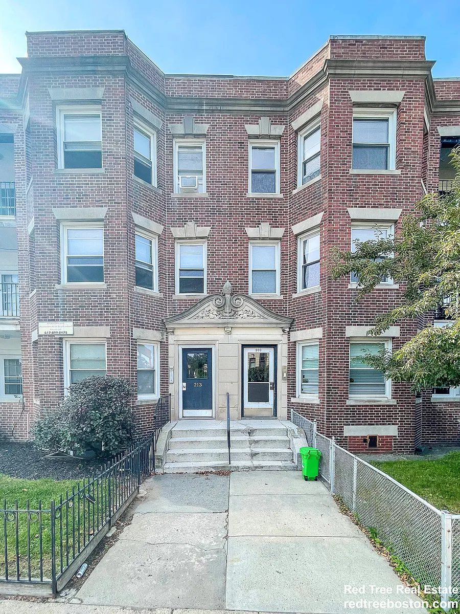 Building Photo - 207 Chestnut Hill Ave #1