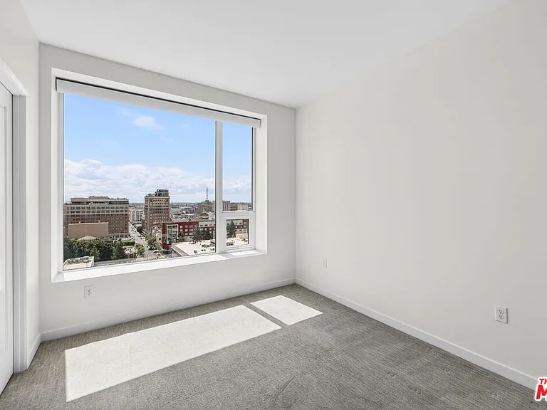 1050 S Grand Ave #1410 — Photo 10