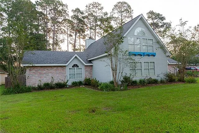 4 bed, 3.5 bath, 2794 sqft, $3,000 — Photo 3