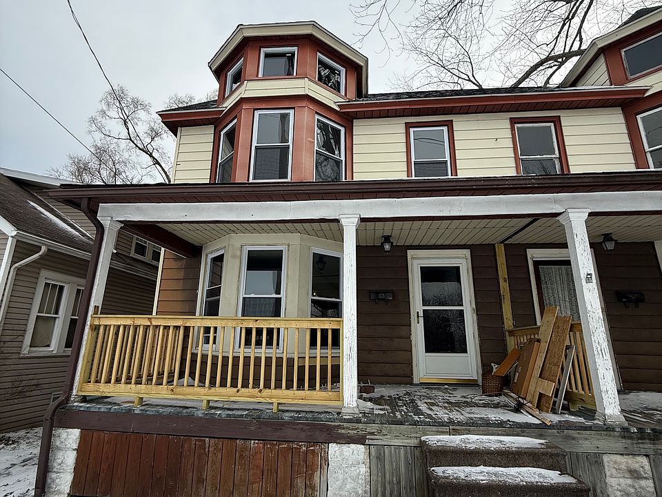 1st image of 296 Cleveland Ct