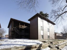 1256 S 26th St, Lincoln, NE