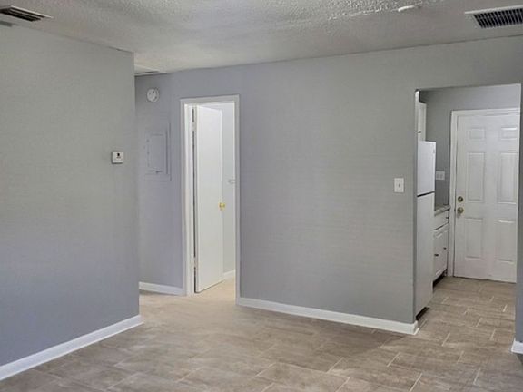 4th image of 8215 N Klondyke St APT B