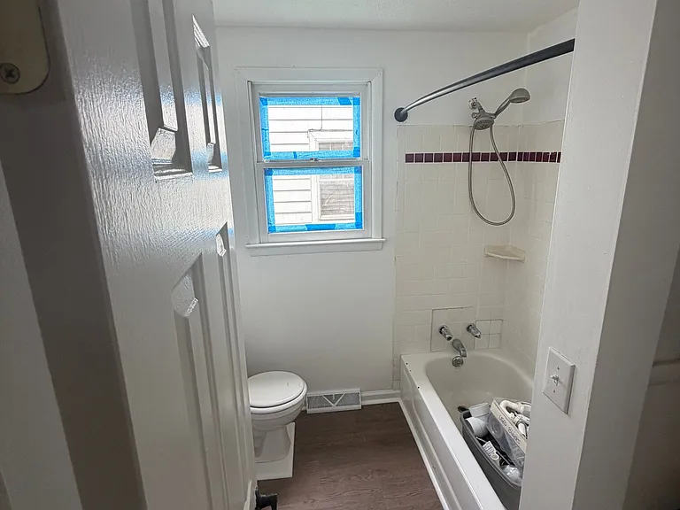 3229 Kirby Ave — Photo 5