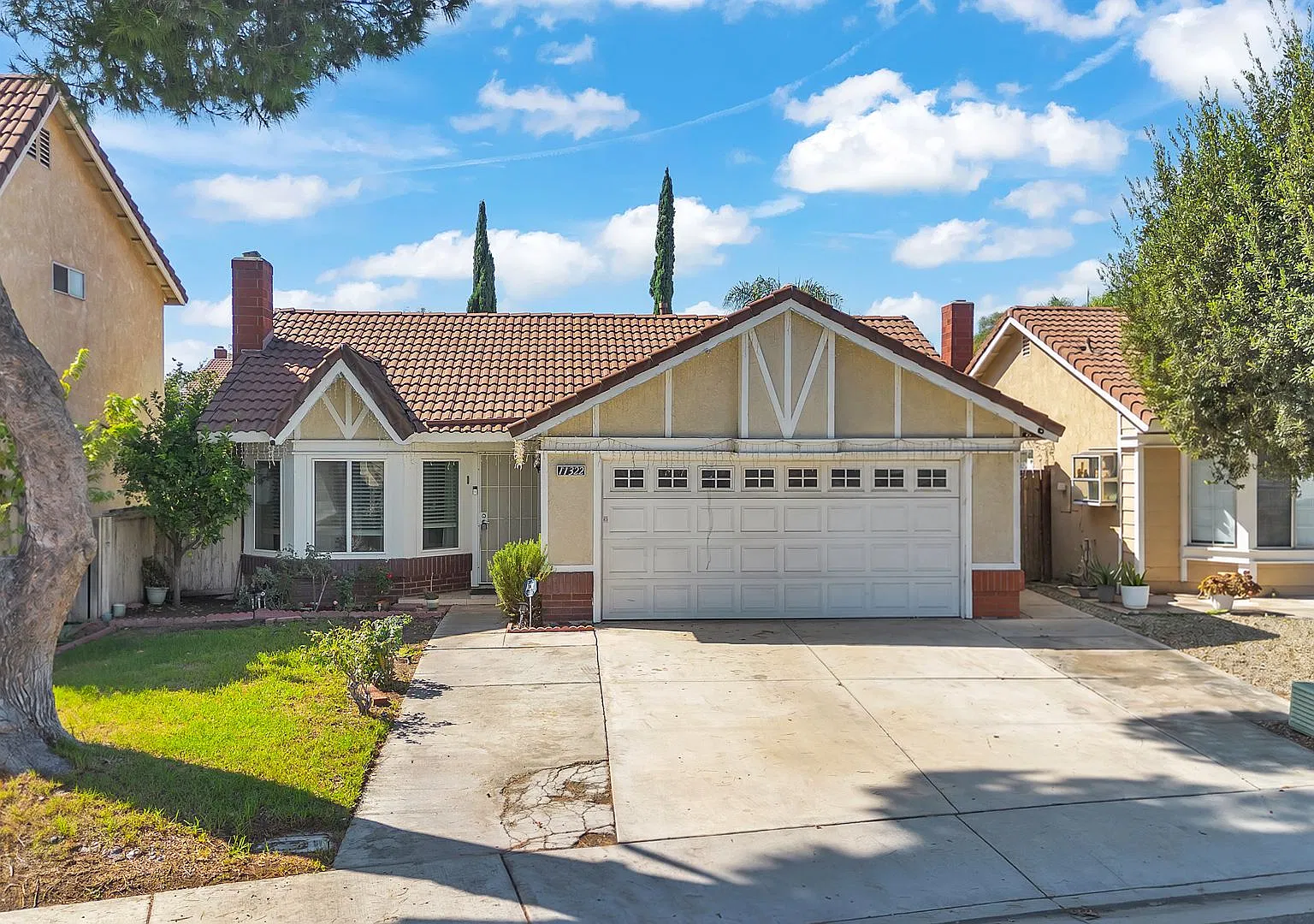 11322 Oakwood Dr — Photo 1