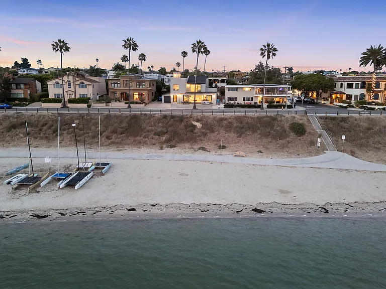 3611 Riviera Dr — Photo 5