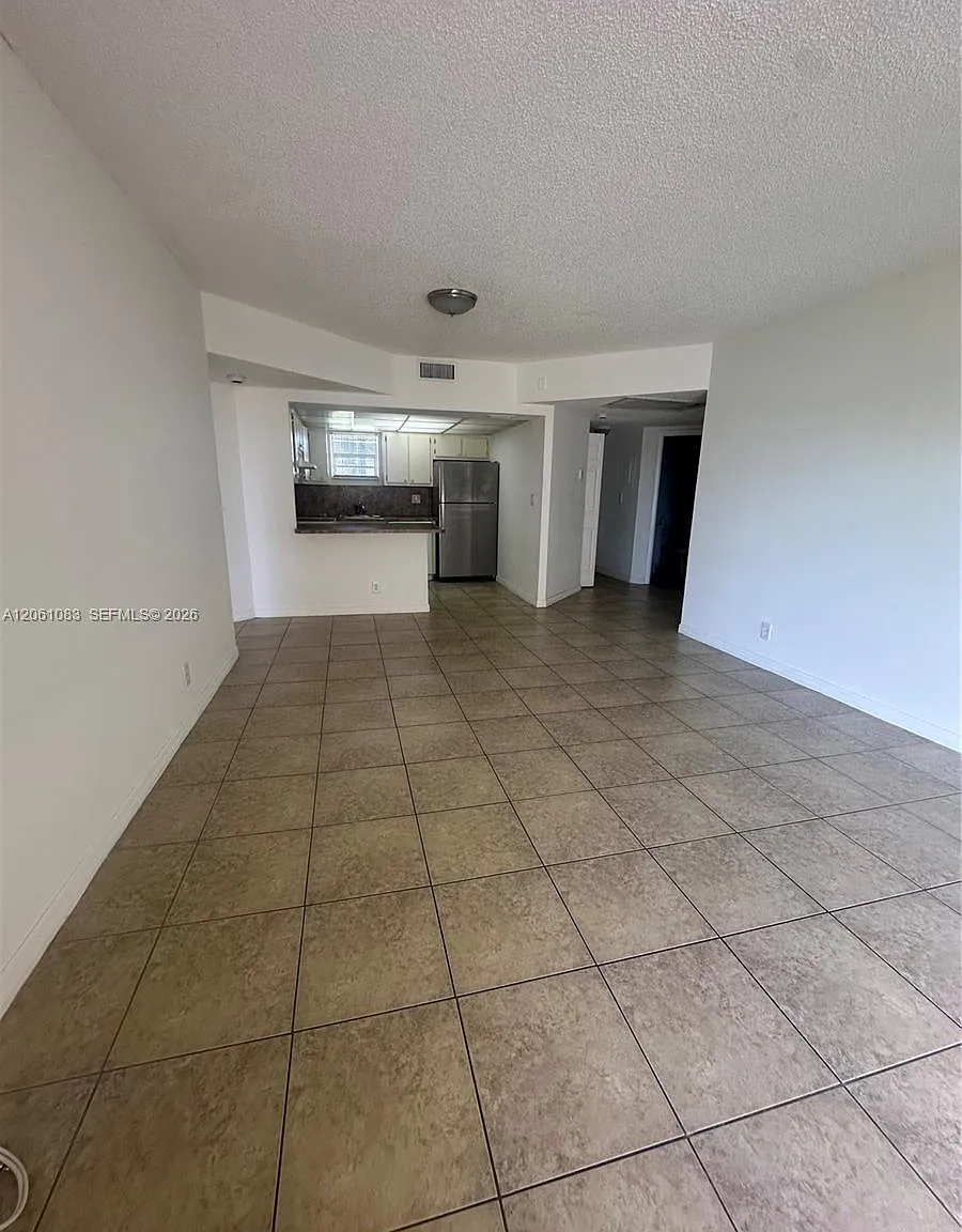 Las Vistas At Doral Condo — Photo 4