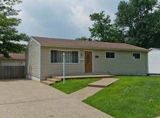 1100 Penhurst Dr, Florissant, MO 63033