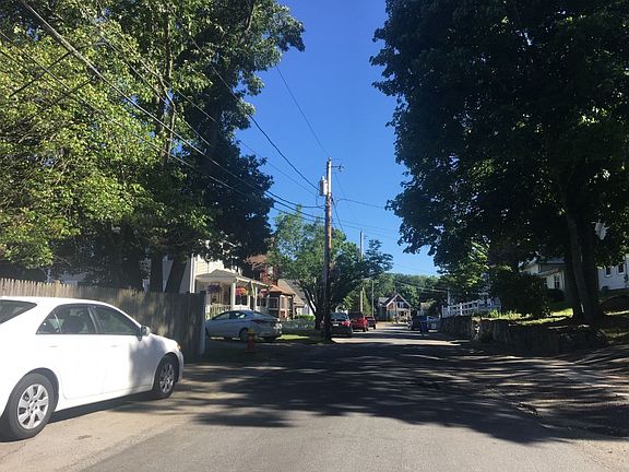4th image of 28 East Ave