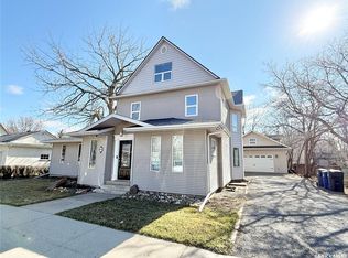 408 Assiniboia St, Weyburn, SK S4H0R6