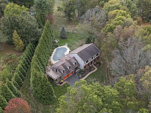 2nd image of 106 Saddle Dr