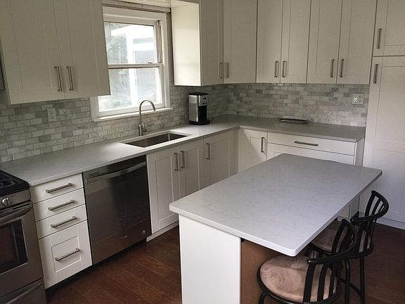 3rd image of 46 Coralyn Ave