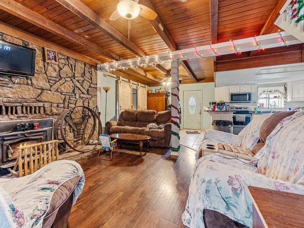 18398 Ridge Rd, Gravette, AR 72736