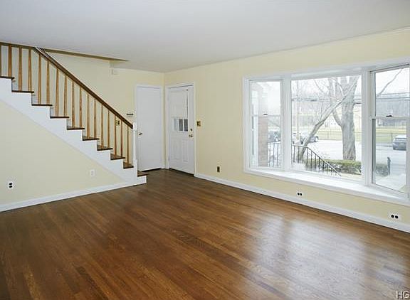 2nd image of 28 Saint Eleanoras Ln
