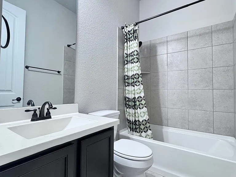 311 Lexington Ave — Photo 18