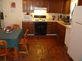 75 Fieldwood Dr, Rochester, NY 14609