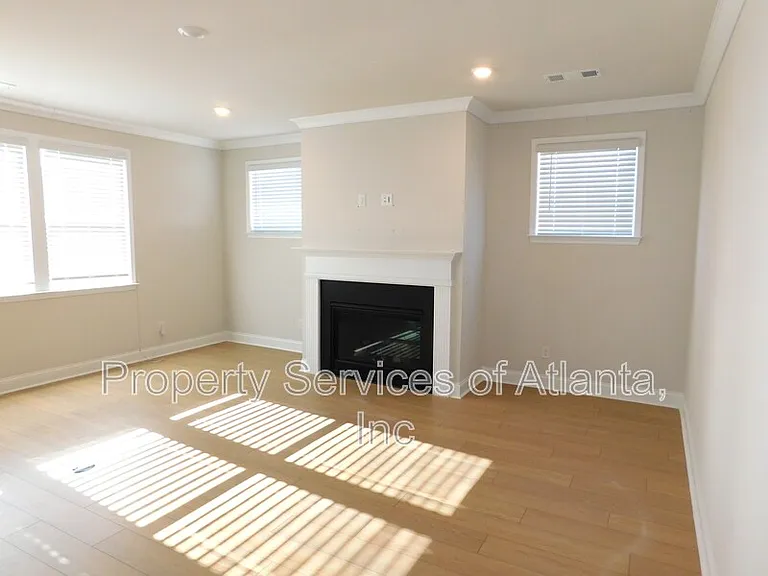 930 Elderberry Ct — Photo 7
