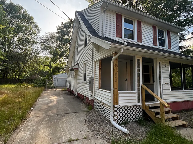 632 Grace Ave — Photo 11