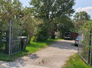 1122 Luzon St, Houston, TX 77009