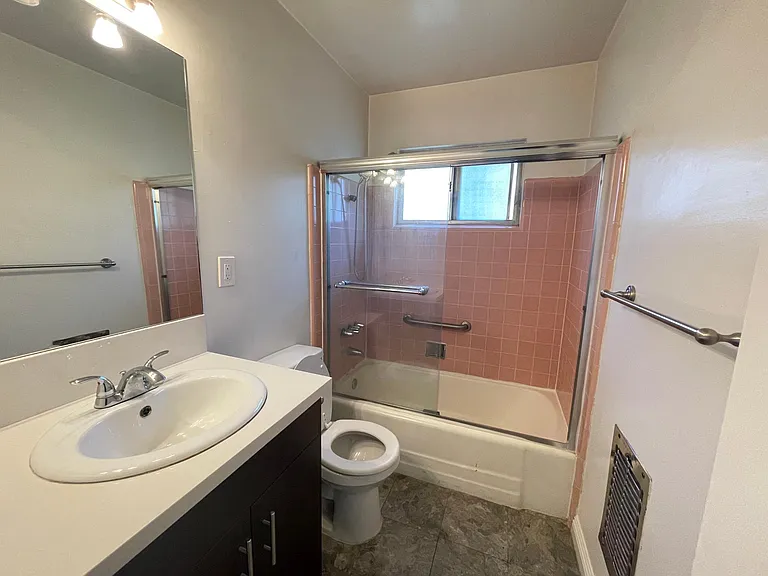 1544 N Fuller Ave #7 — Photo 16