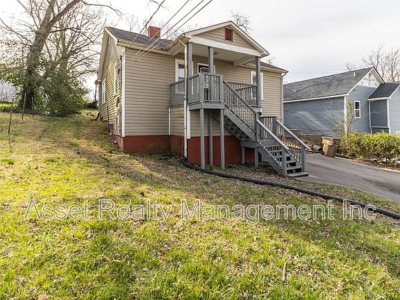 2nd image of 218 W Columbia Ave