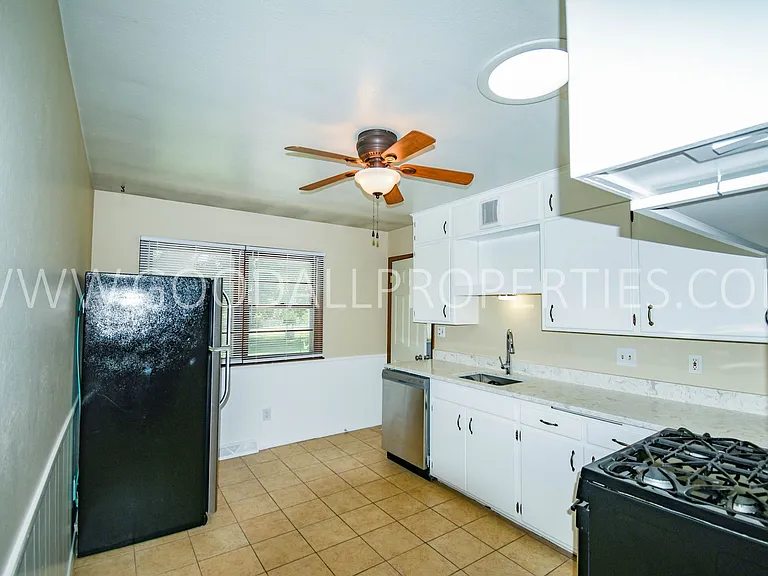 7035 Forest Ct — Photo 4