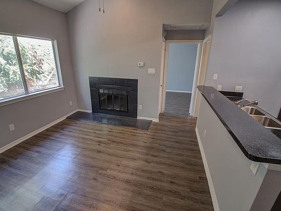 5th image of 2606 Rio Grande St APT 305