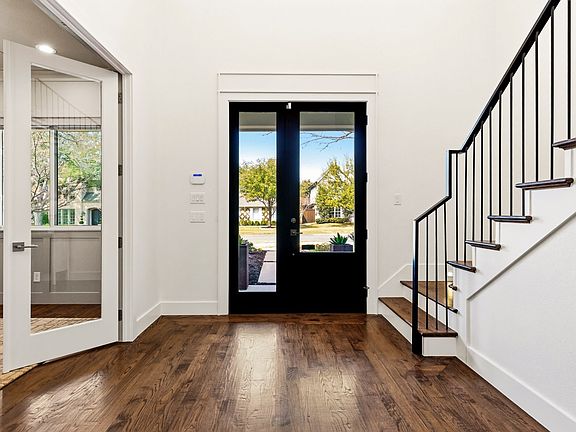 4th image of 6726 Park Ln