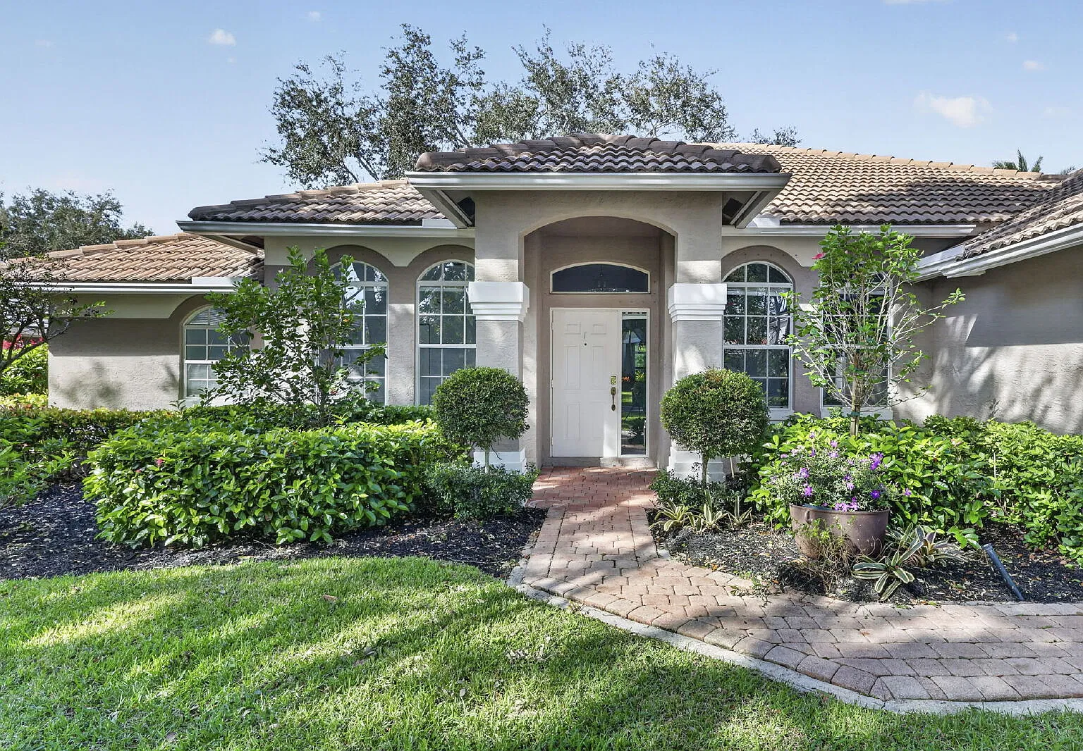 4 bed, 2.0 bath, 2115 sqft, $5,500 — Photo 4