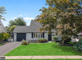 57 Middle Rd, Levittown, PA 19056