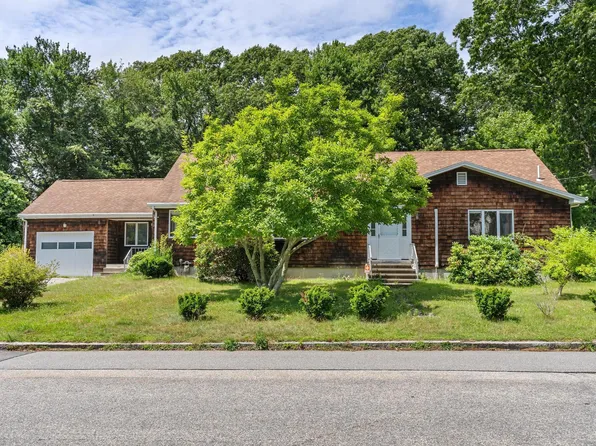 61 Mansfield Road, New London, CT 06320