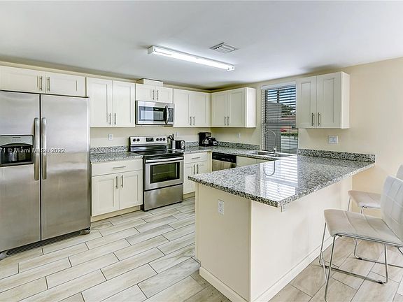 3rd image of 1578 NE 110th St #A