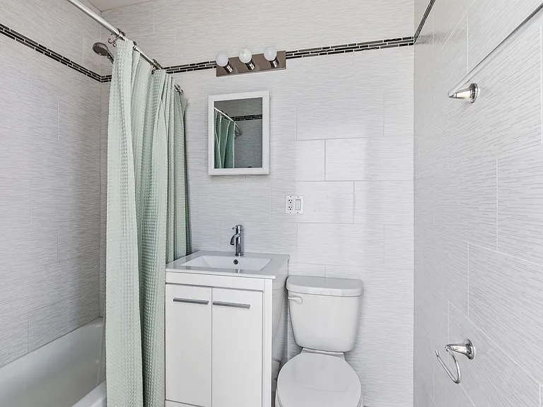 47 W 71st St #5R — Photo 6