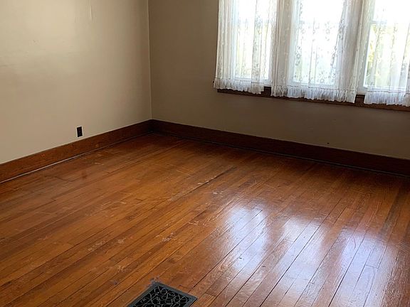3rd image of 304 W Pearl St #304HALF