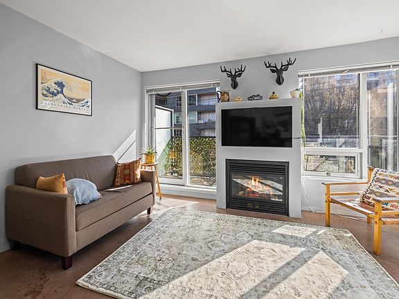 2nd image of 932 Johnson St #202