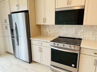 164 SW 171st Ln #Townhouse 164, Hollywood, FL 33027