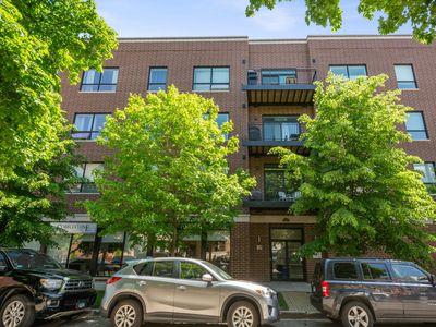 3047 N Oakley Ave #303, Chicago, IL, 60618