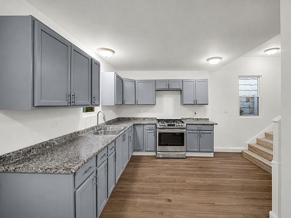 3rd image of 8008 S Muskegon Ave