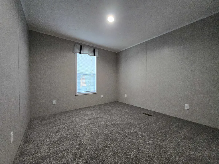 29800 Guilford Cir #423 — Photo 31